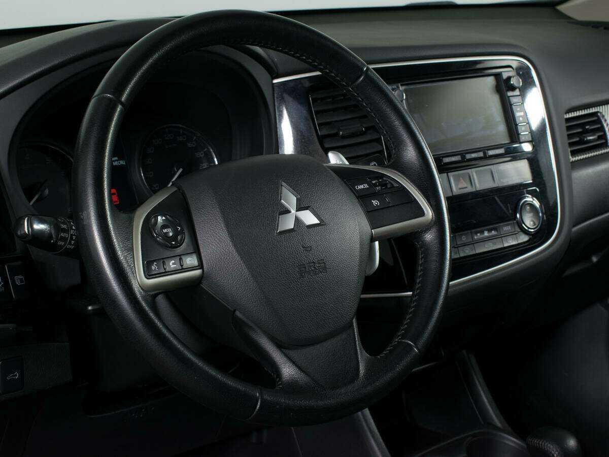 Купить Mitsubishi Outlander с пробегом. Фото: #10