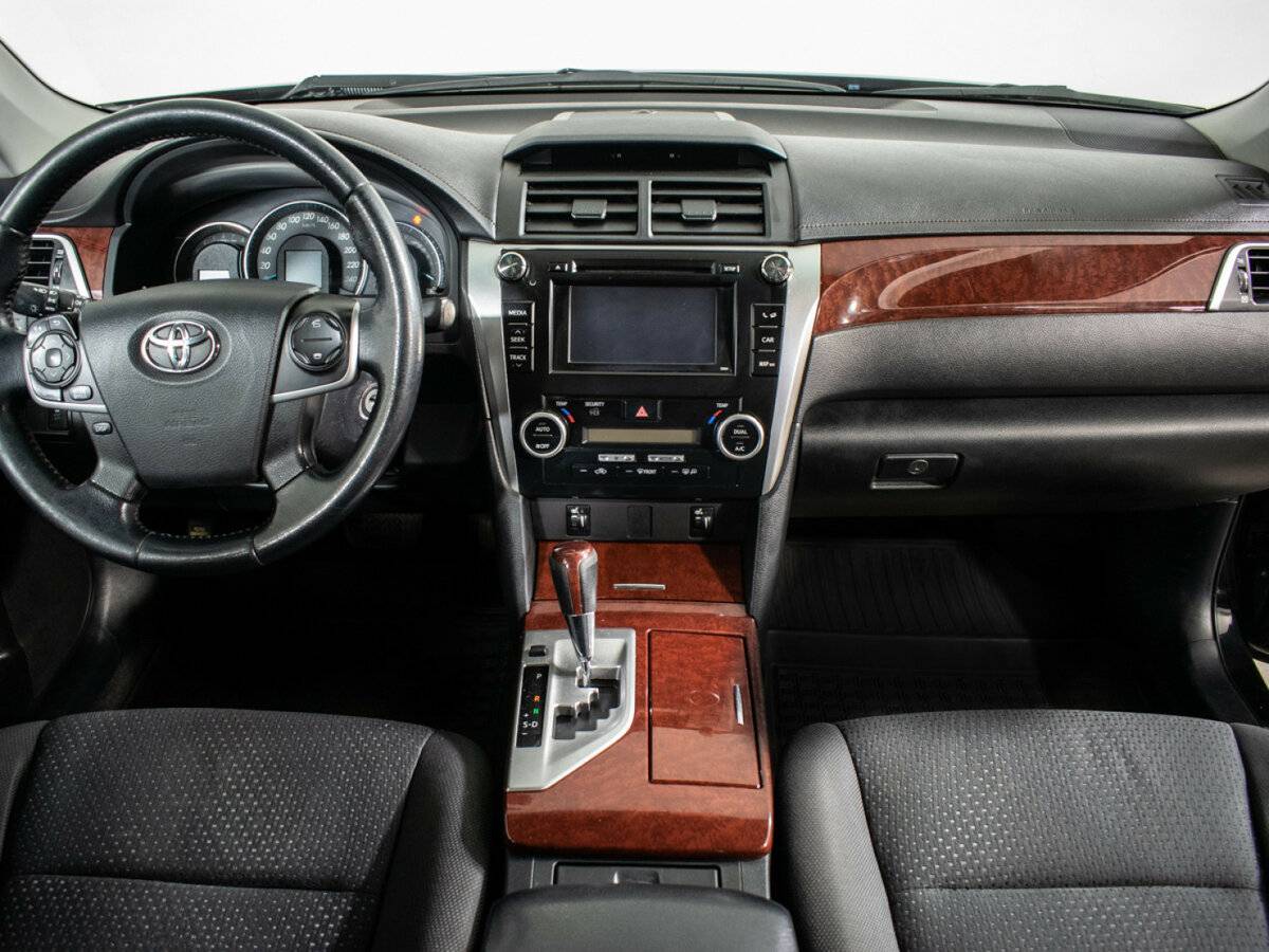 Купить Toyota Camry с пробегом. Фото: #10