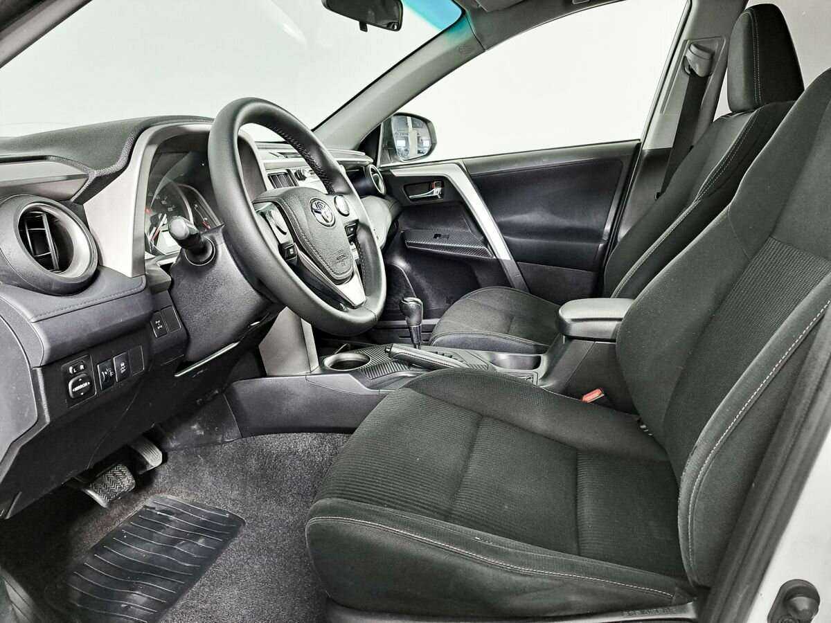 Купить Toyota RAV4 с пробегом. Фото: #13