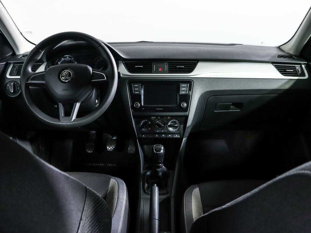 Купить Skoda Rapid с пробегом. Фото: #9