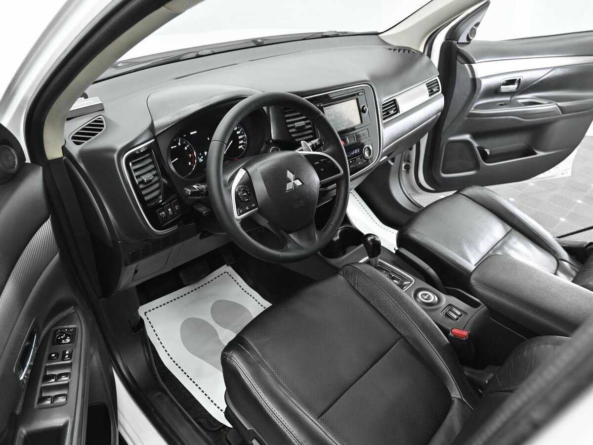 Купить Mitsubishi Outlander с пробегом. Фото: #7