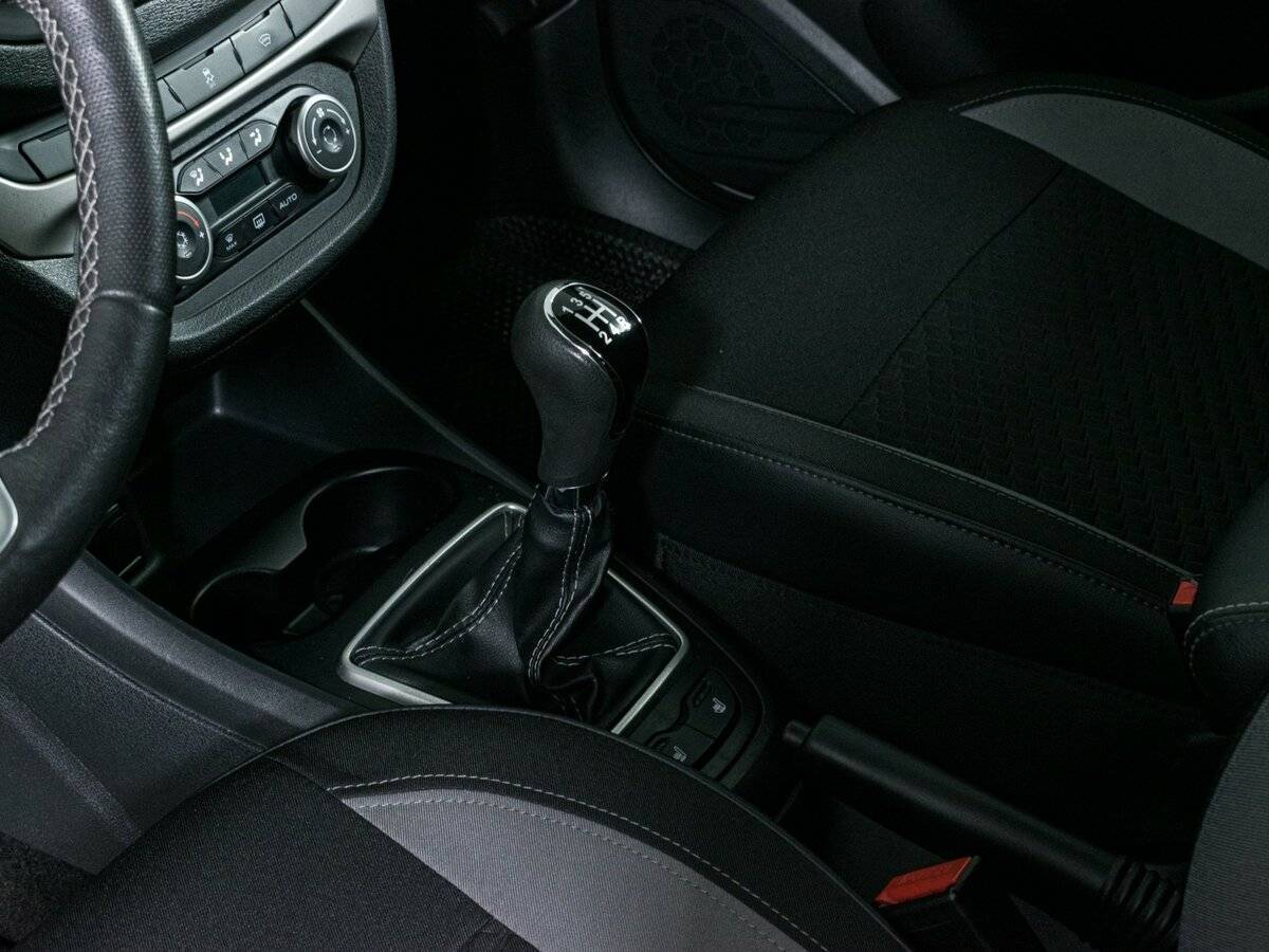 Купить Lada (ВАЗ) Vesta с пробегом. Фото: #12