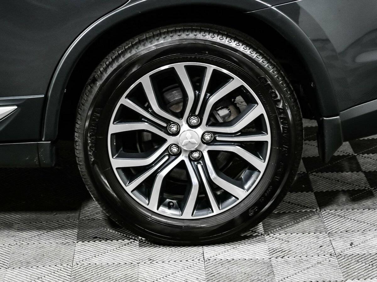 Купить Mitsubishi Outlander с пробегом. Фото: #13