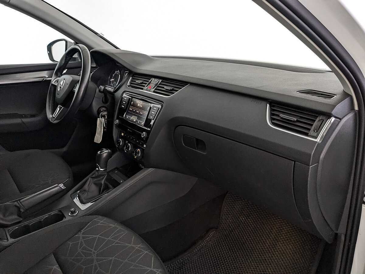 Купить Skoda Octavia с пробегом. Фото: #12