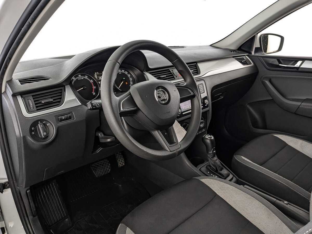 Купить Skoda Rapid с пробегом. Фото: #10