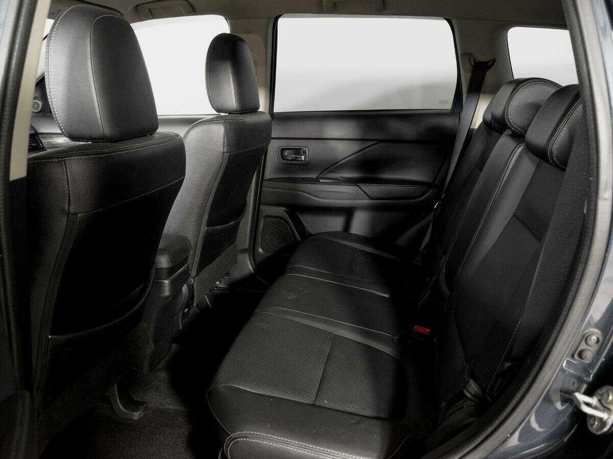 Купить Mitsubishi Outlander с пробегом. Фото: #8