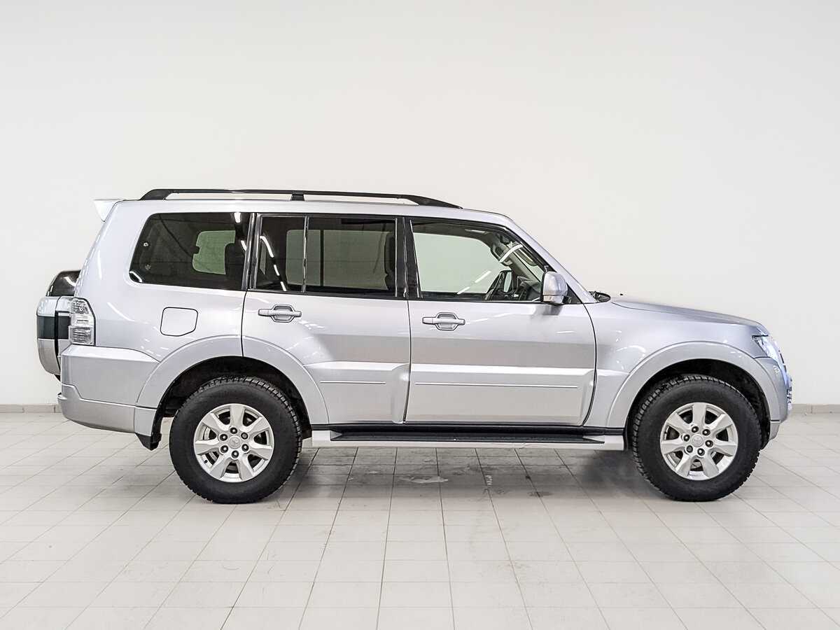 Купить Mitsubishi Pajero с пробегом. Фото: #3