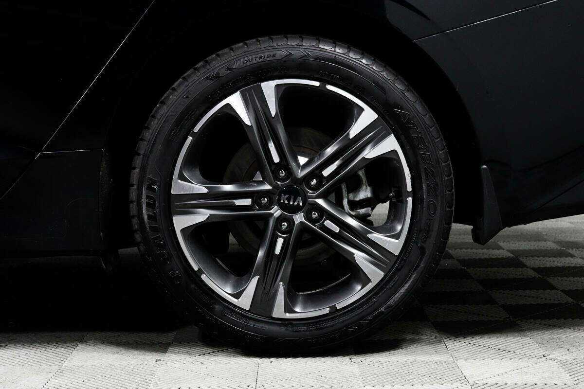 Купить Kia K5 с пробегом. Фото: #13