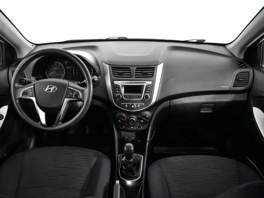 Купить Hyundai Solaris с пробегом. Фото: #11