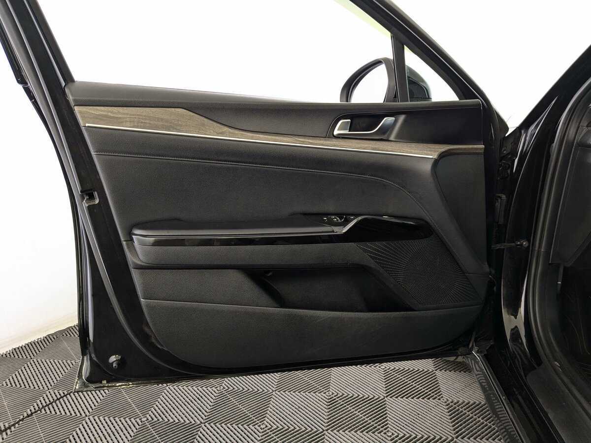 Купить Kia K5 с пробегом. Фото: #14