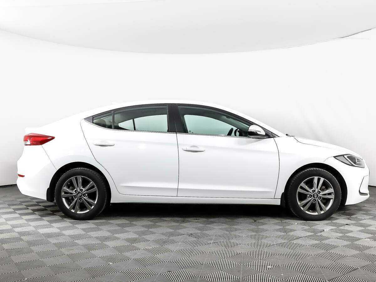 Купить Hyundai Elantra с пробегом. Фото: #3