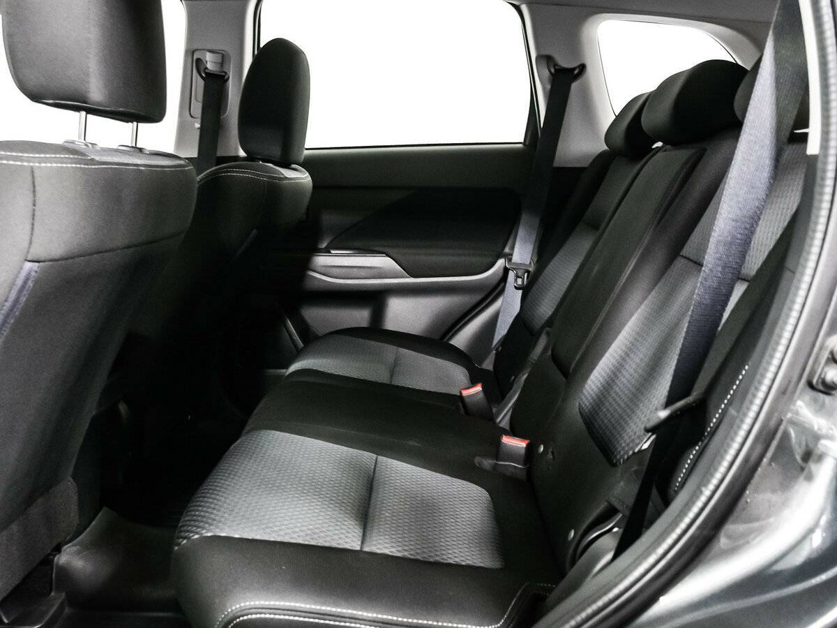 Купить Mitsubishi Outlander с пробегом. Фото: #11