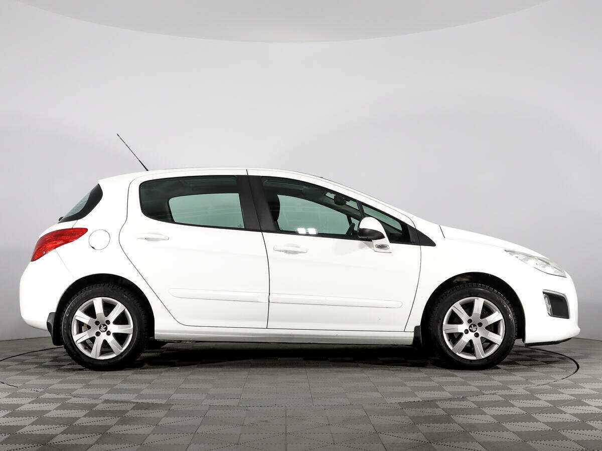 Купить Peugeot 308 с пробегом. Фото: #3