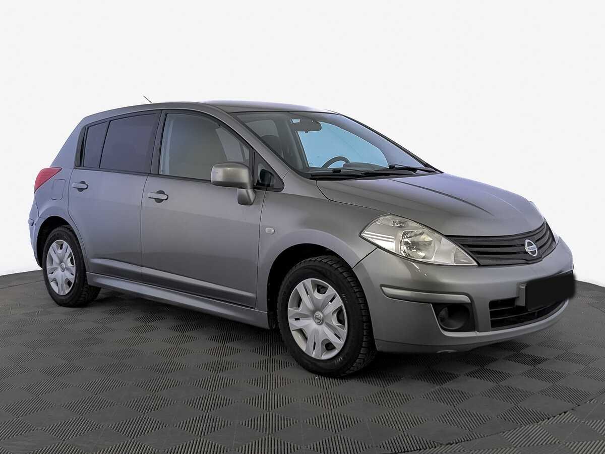 Купить Nissan Tiida с пробегом. Фото: #2