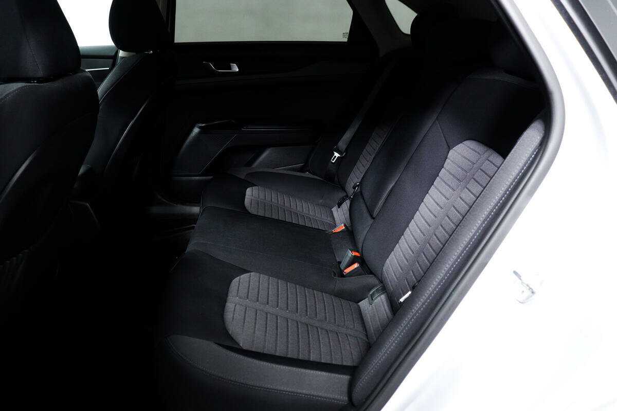 Купить Kia K5 с пробегом. Фото: #11