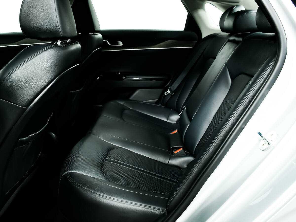 Купить Kia K5 с пробегом. Фото: #11