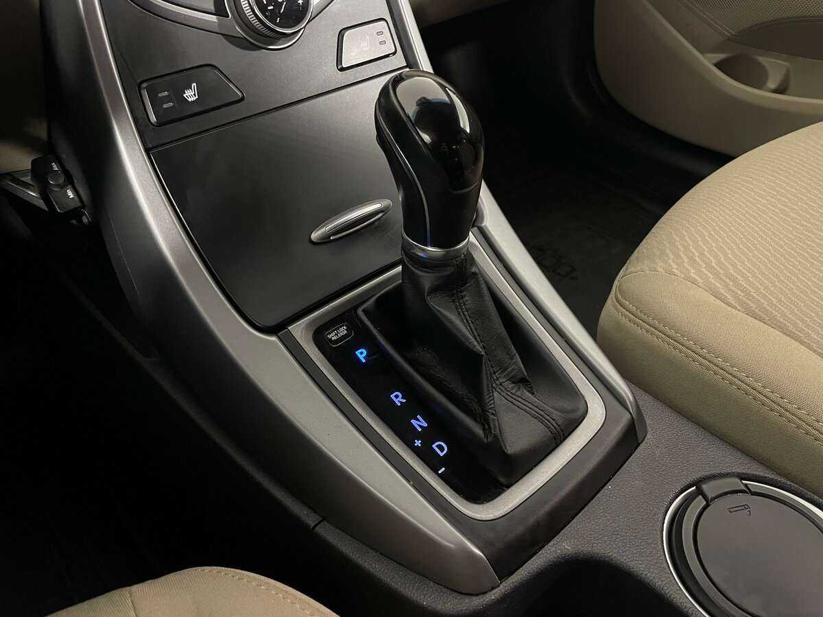 Купить Hyundai Elantra с пробегом. Фото: #11