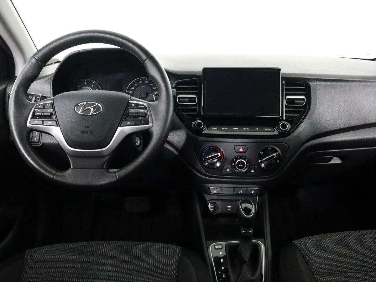 Купить Hyundai Solaris с пробегом. Фото: #8