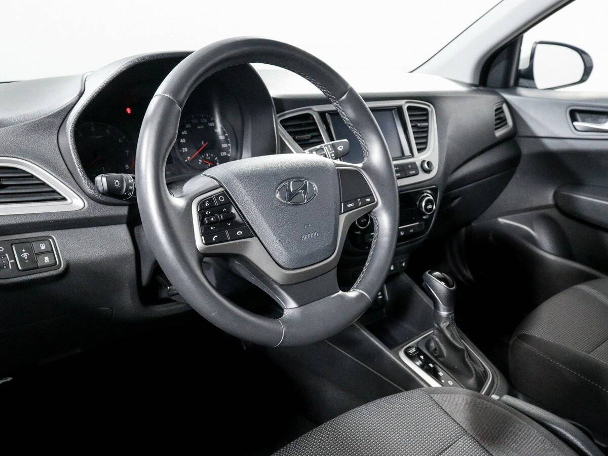 Купить Hyundai Solaris с пробегом. Фото: #12