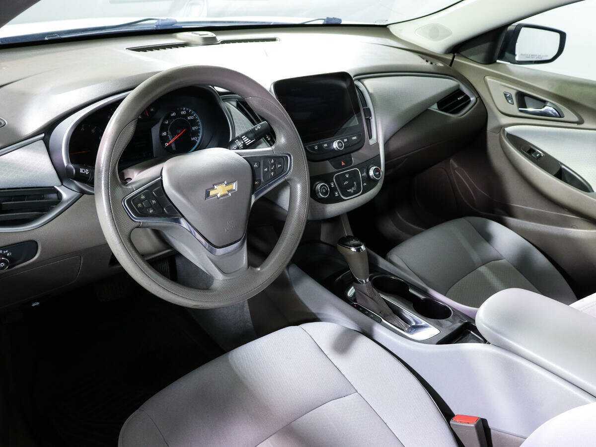 Купить Chevrolet Malibu с пробегом. Фото: #13