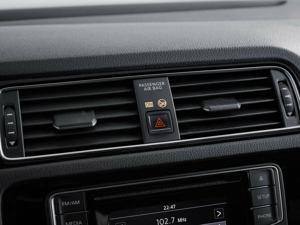 Купить Volkswagen Jetta с пробегом. Фото: #11