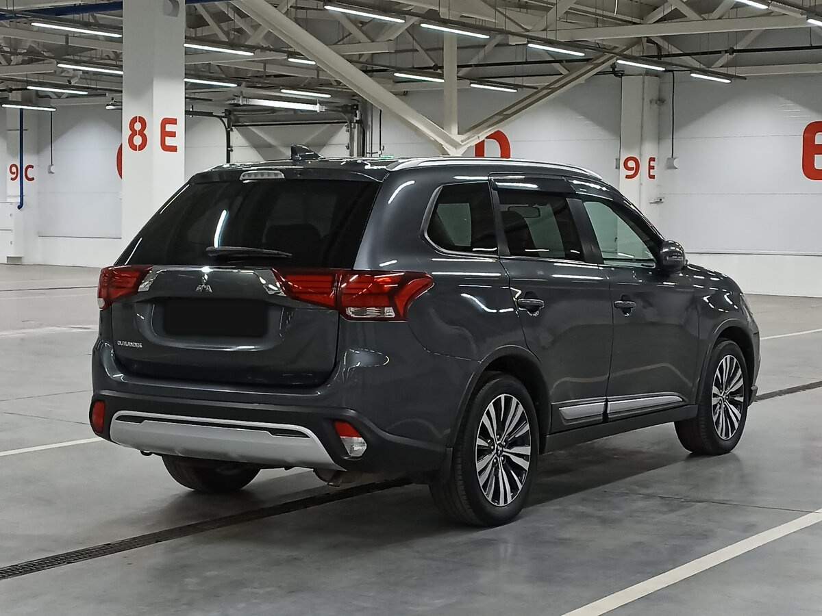 Купить Mitsubishi Outlander с пробегом. Фото: #4