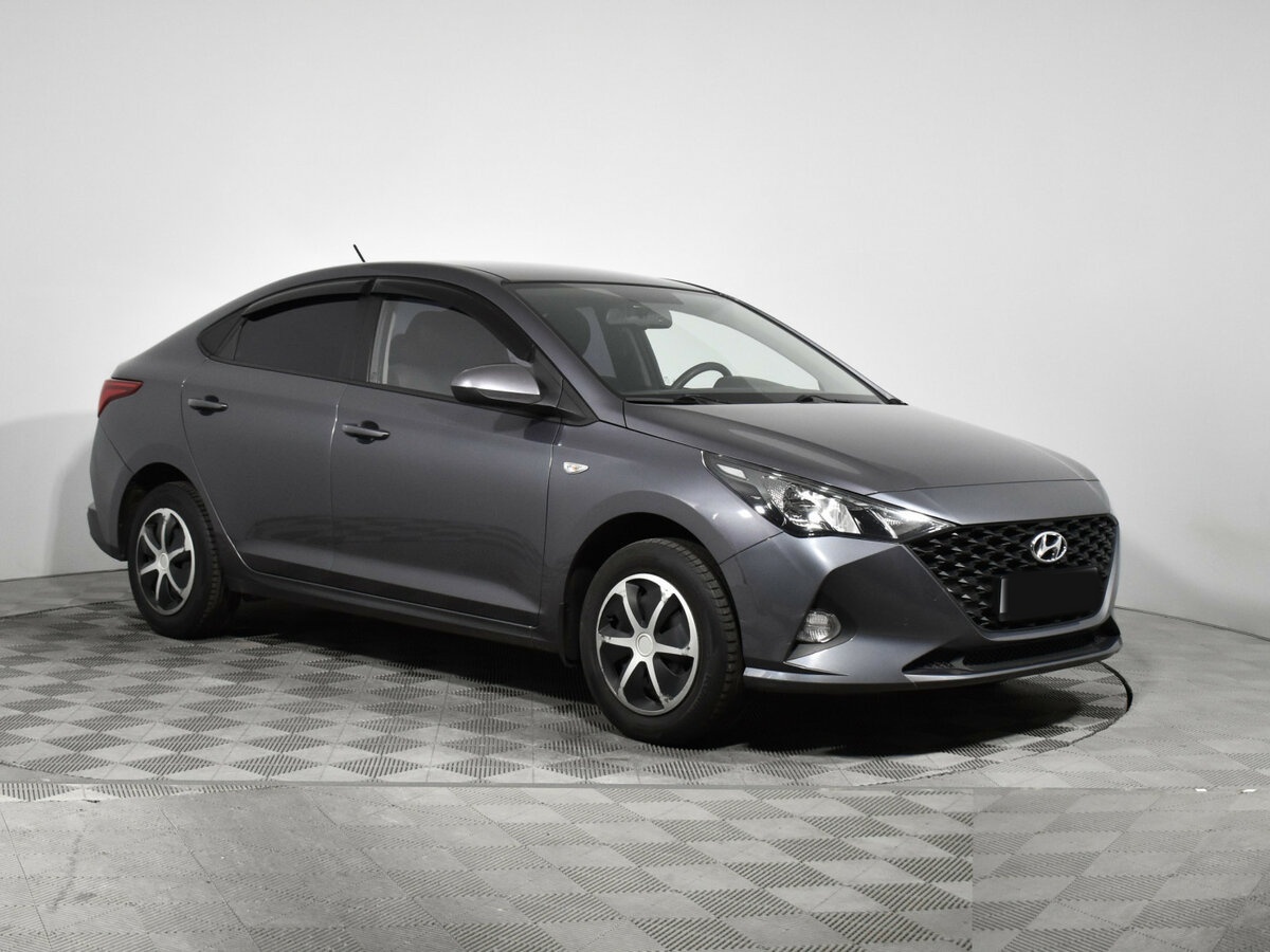 Купить Hyundai Solaris с пробегом. Фото: #2
