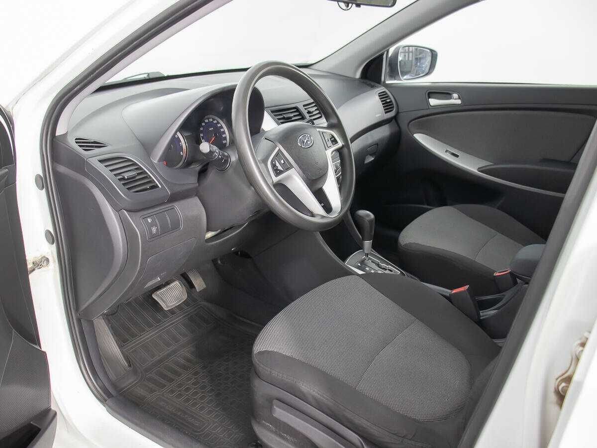 Купить Hyundai Solaris с пробегом. Фото: #9