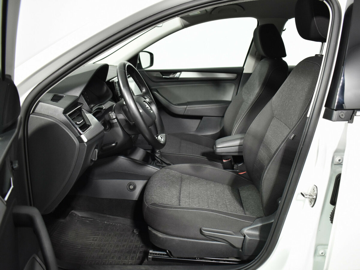 Купить Skoda Rapid с пробегом. Фото: #9