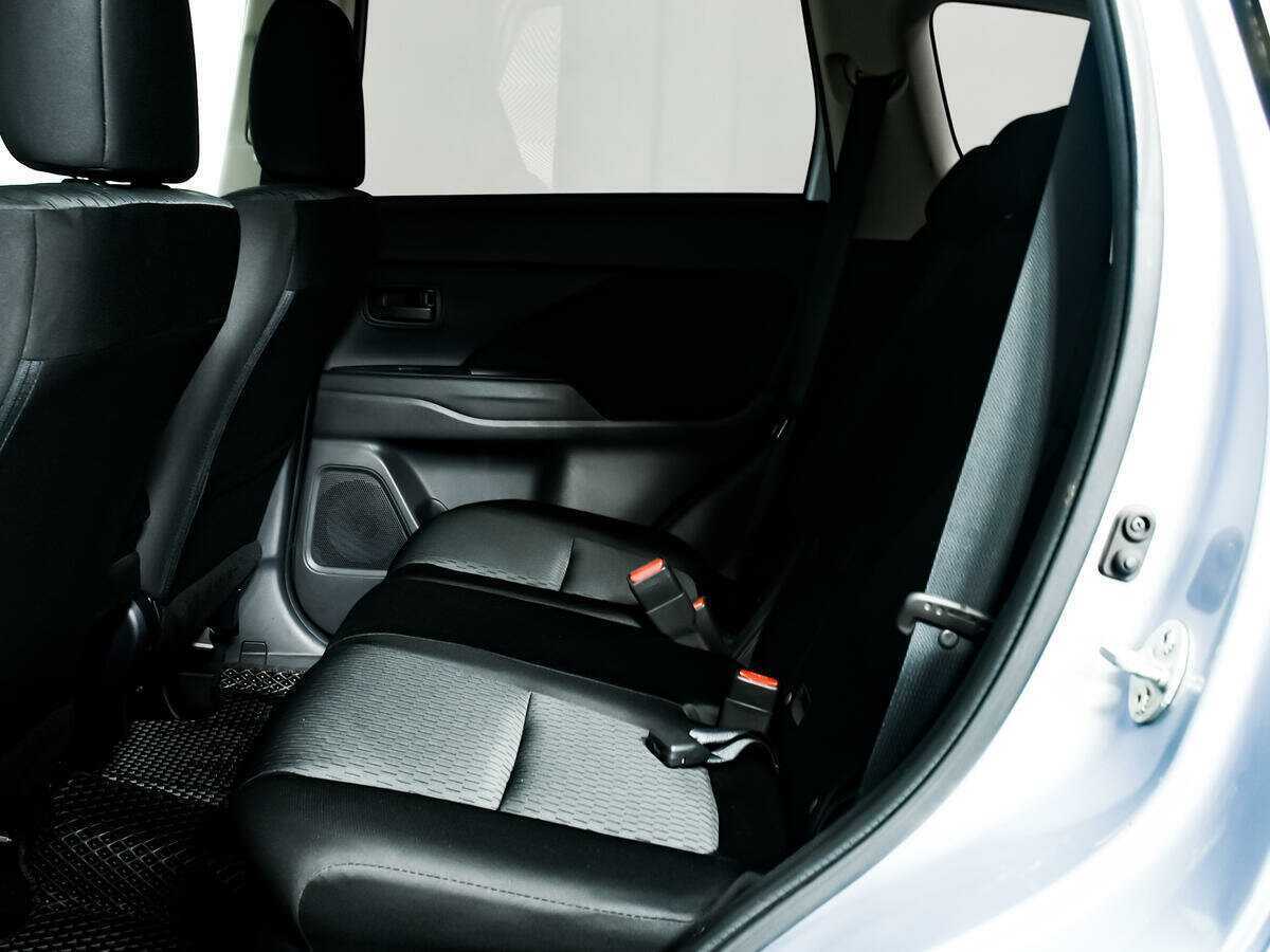 Купить Mitsubishi Outlander с пробегом. Фото: #10