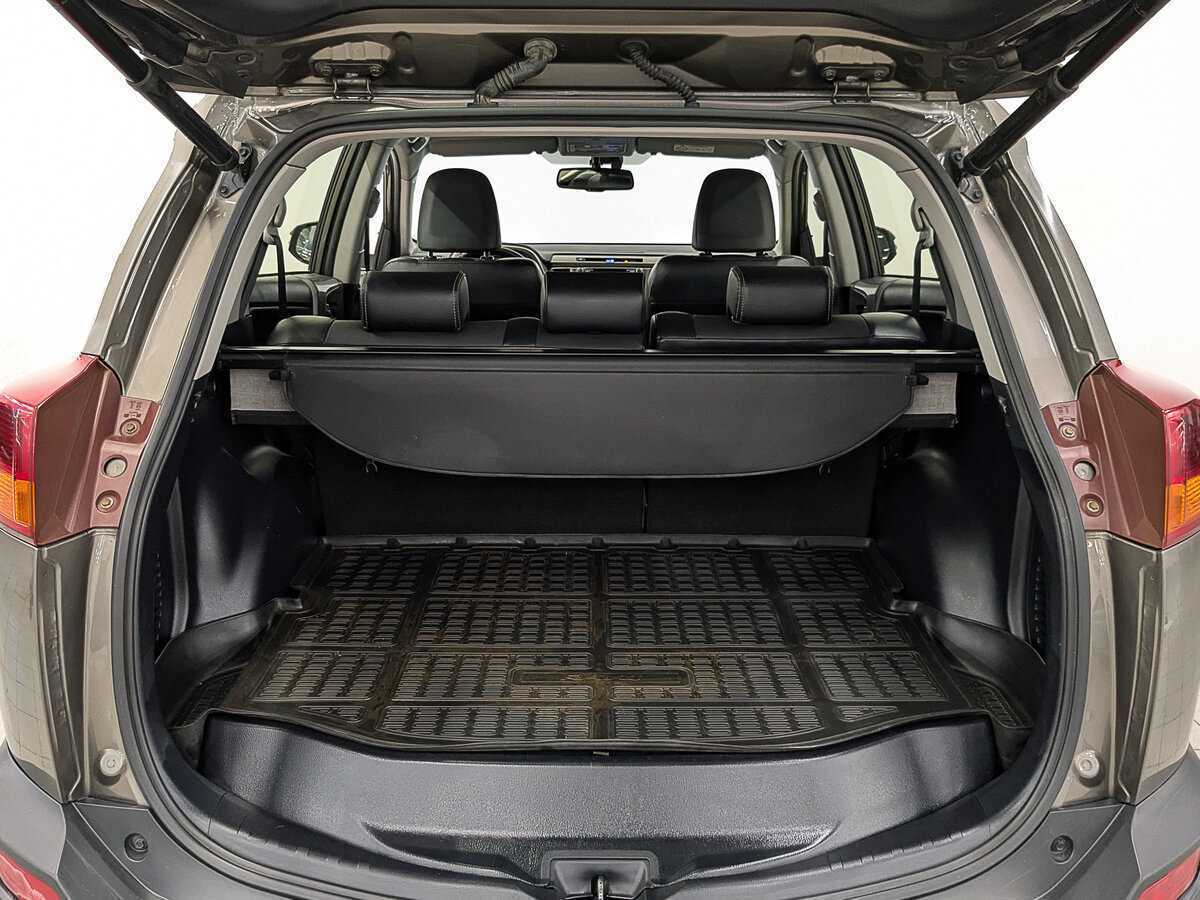 Купить Toyota RAV4 с пробегом. Фото: #9