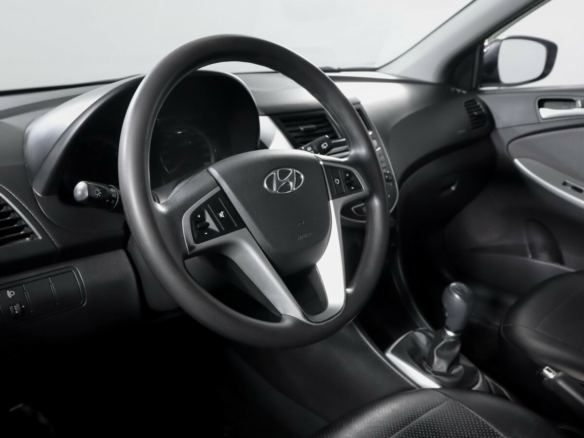 Купить Hyundai Solaris с пробегом. Фото: #11