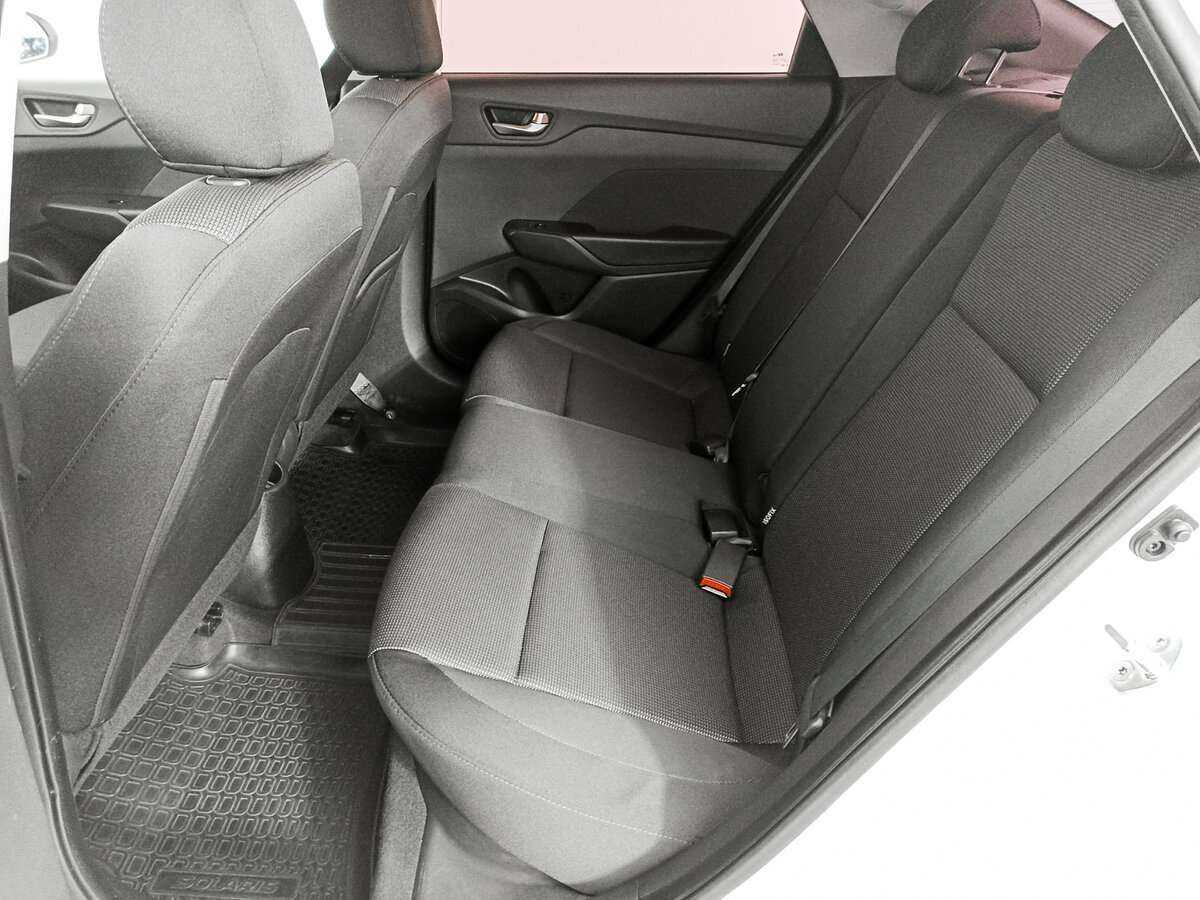 Купить Hyundai Solaris с пробегом. Фото: #11