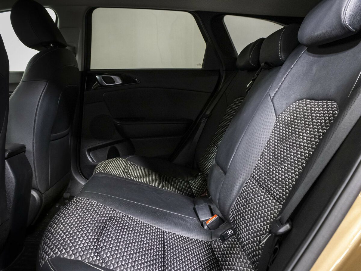 Купить Kia Ceed с пробегом. Фото: #7