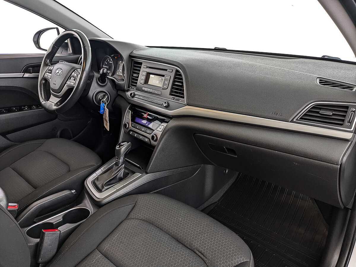 Купить Hyundai Elantra с пробегом. Фото: #12