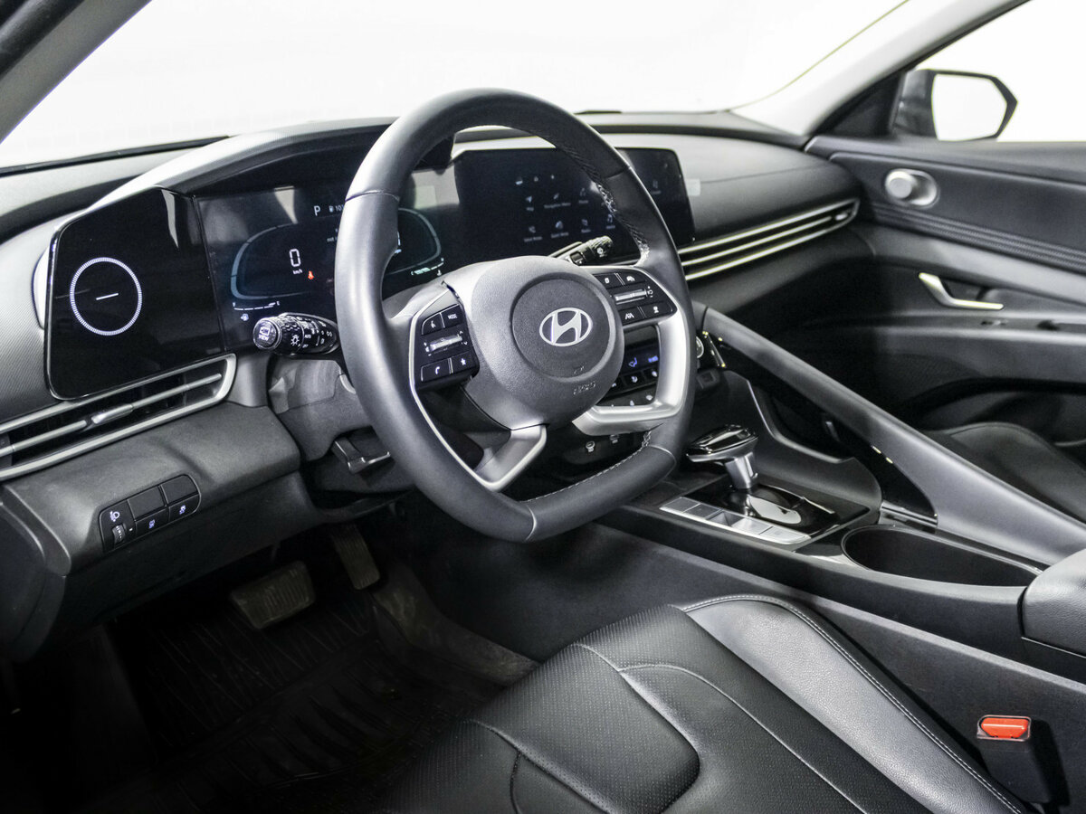 Купить Hyundai Elantra с пробегом. Фото: #7