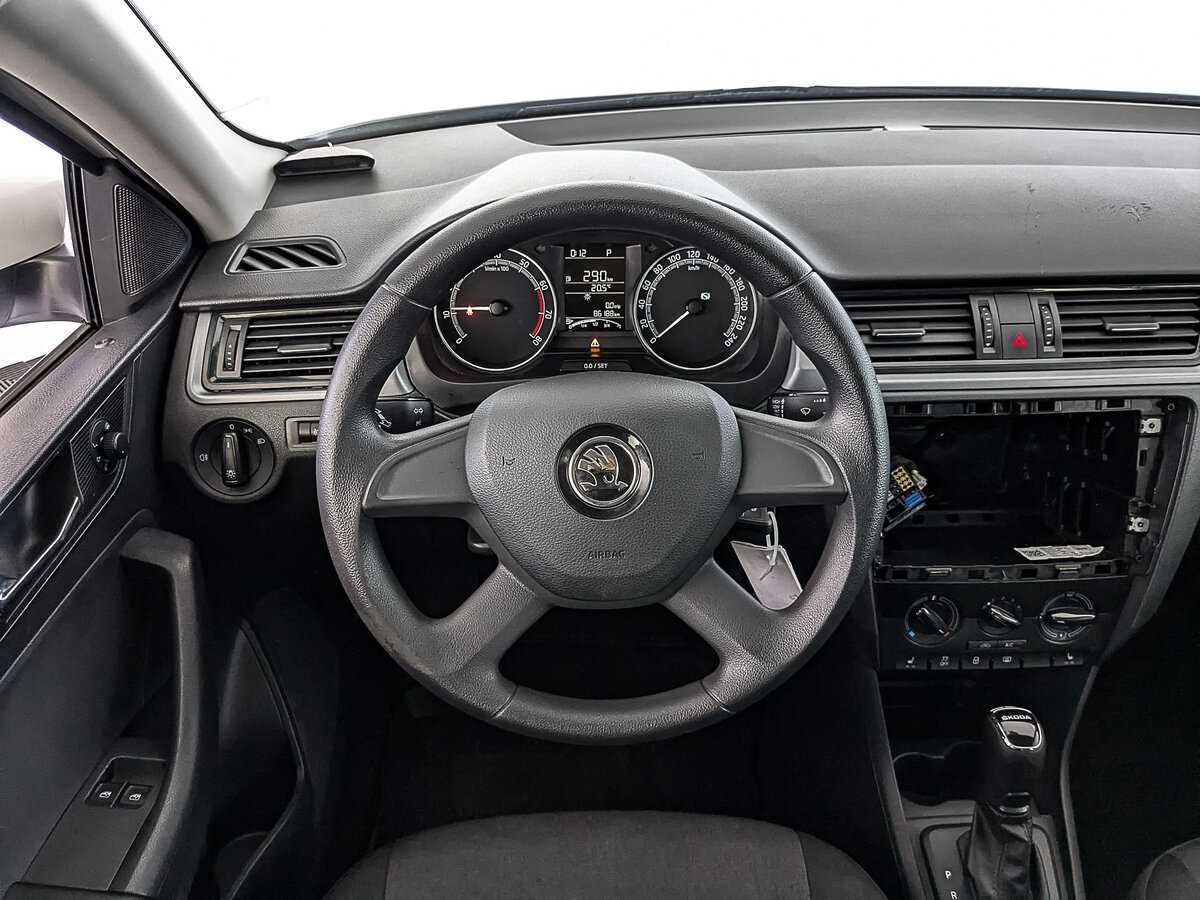 Купить Skoda Rapid с пробегом. Фото: #18