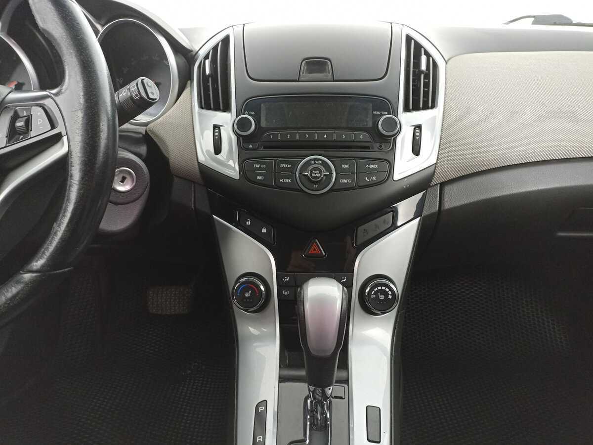 Купить Chevrolet Cruze с пробегом. Фото: #14