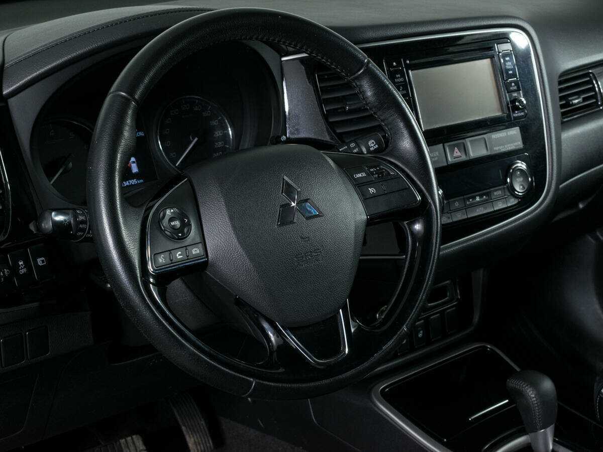 Купить Mitsubishi Outlander с пробегом. Фото: #11