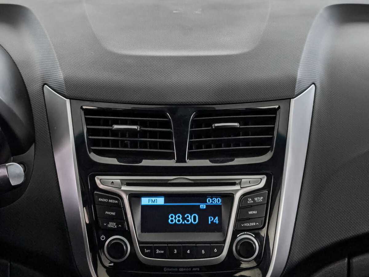 Купить Hyundai Solaris с пробегом. Фото: #12