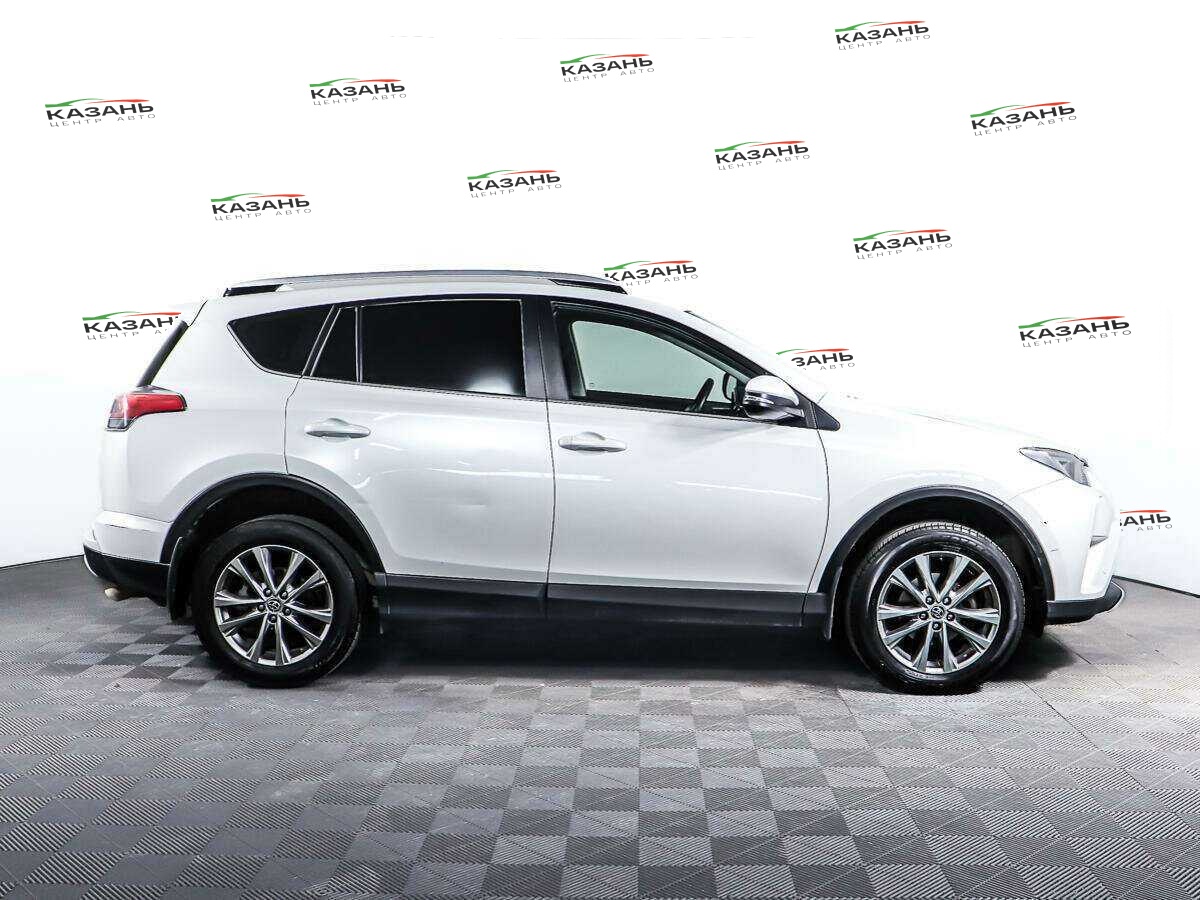 Купить Toyota RAV4 с пробегом. Фото: #3