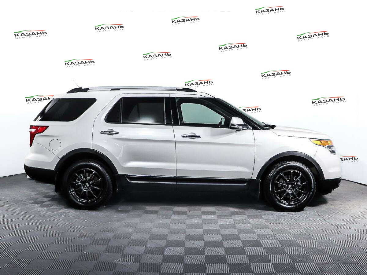 Купить Ford Explorer с пробегом. Фото: #3