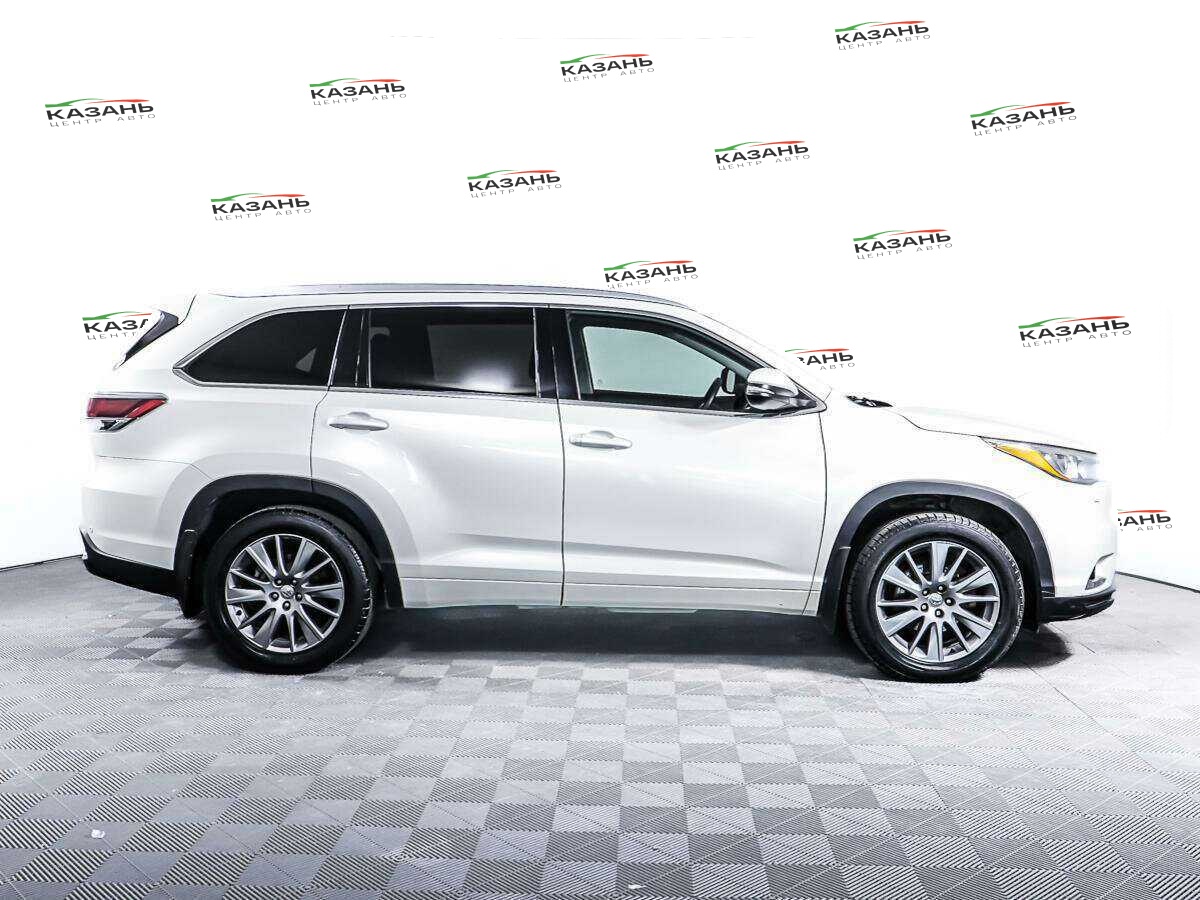 Купить Toyota Highlander с пробегом. Фото: #3