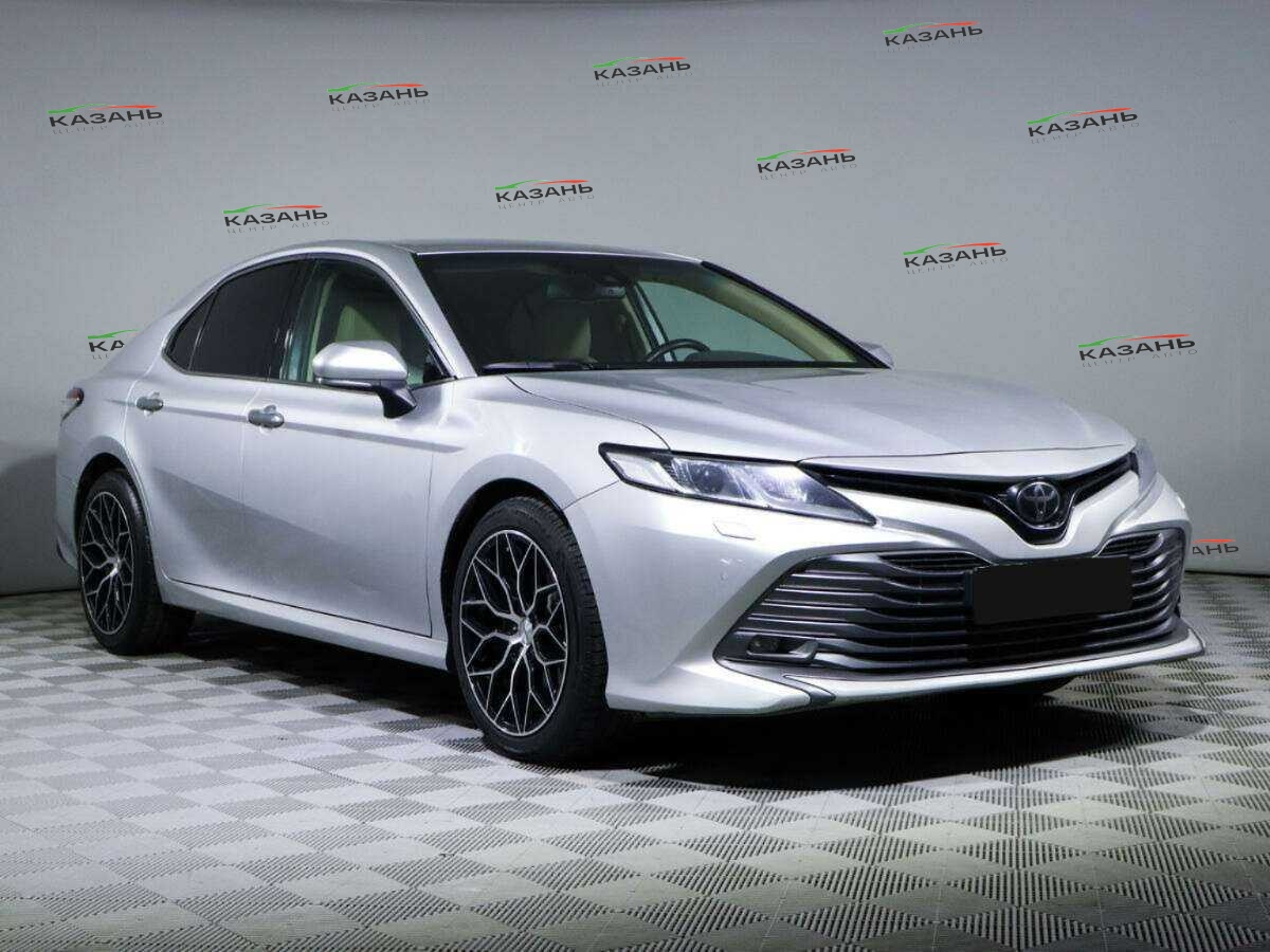 Купить Toyota Camry с пробегом. Фото: #2