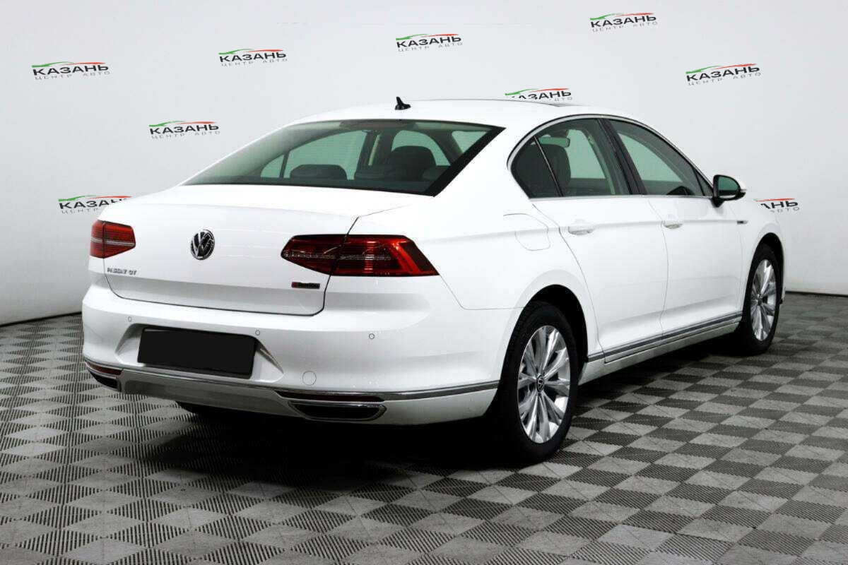 Купить Volkswagen Passat с пробегом. Фото: #3