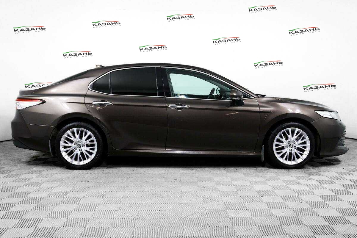 Купить Toyota Camry с пробегом. Фото: #3