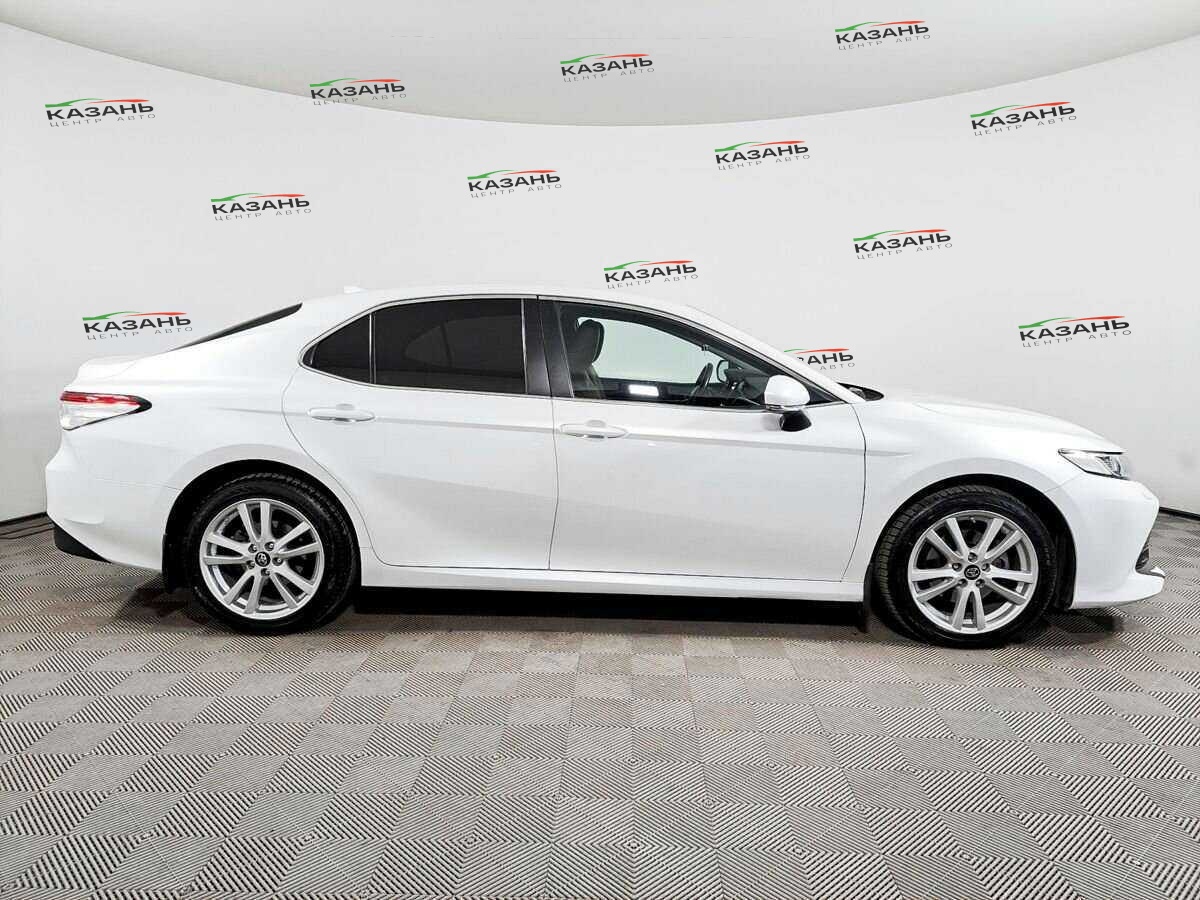 Купить Toyota Camry с пробегом. Фото: #3