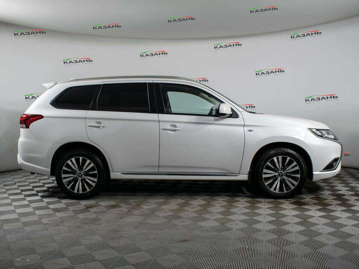 Купить Mitsubishi Outlander с пробегом. Фото: #3
