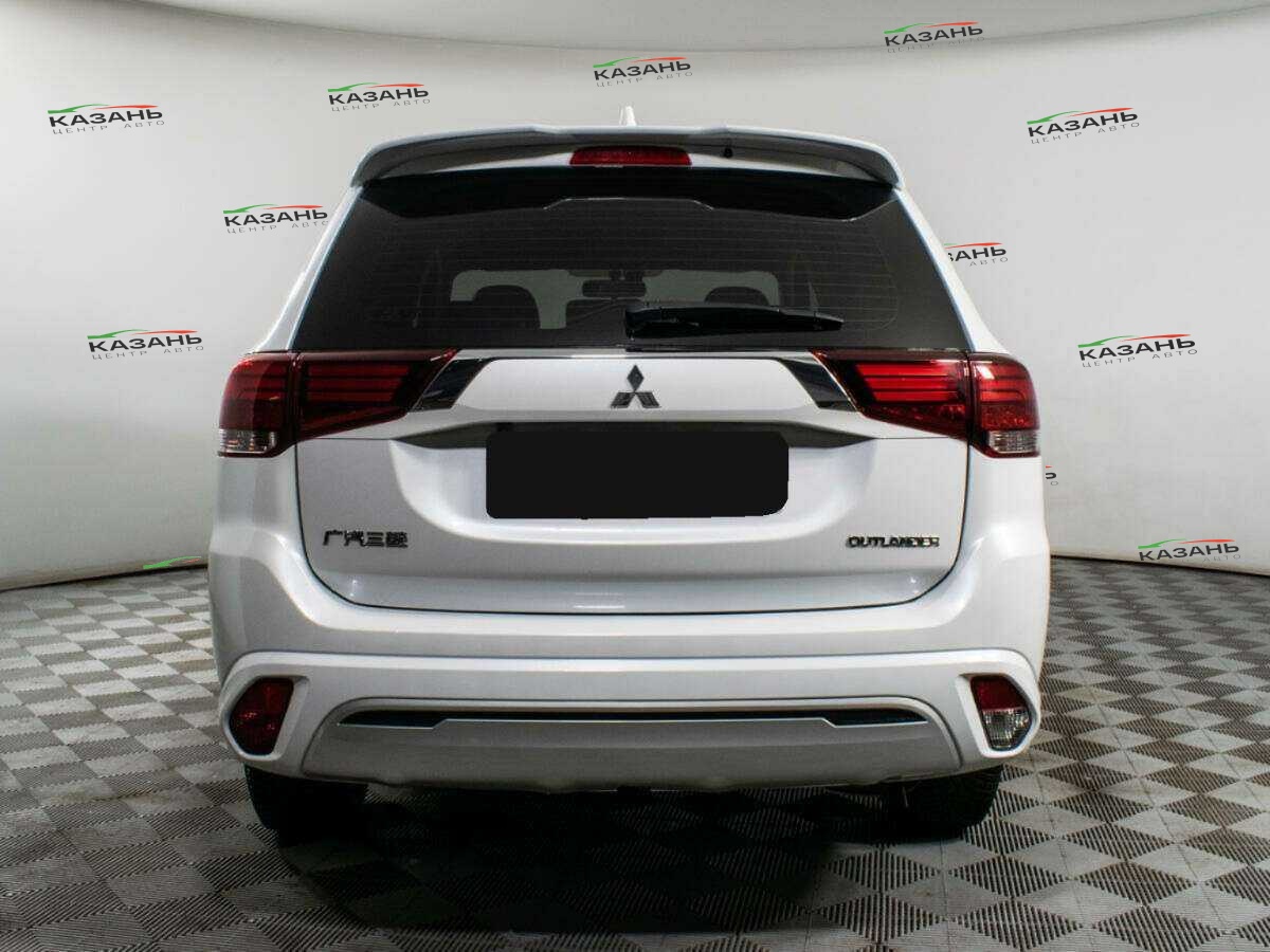 Купить Mitsubishi Outlander с пробегом. Фото: #5