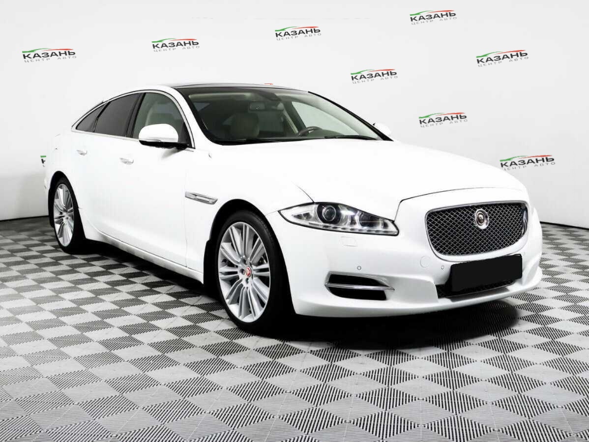 Купить Jaguar XJ с пробегом. Фото: #2